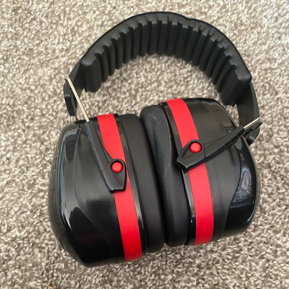 noise reducing earmuffs